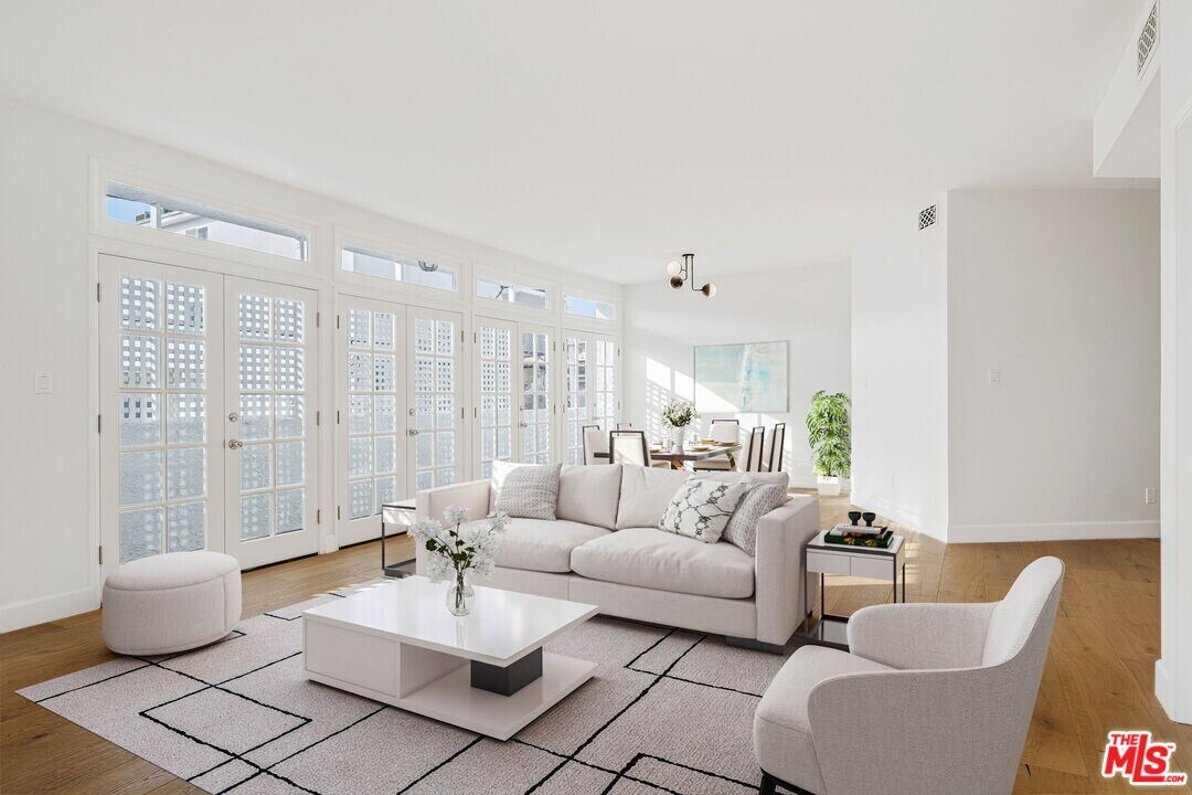 11845 Mayfield Ave in Los Angeles, CA - Building Photo