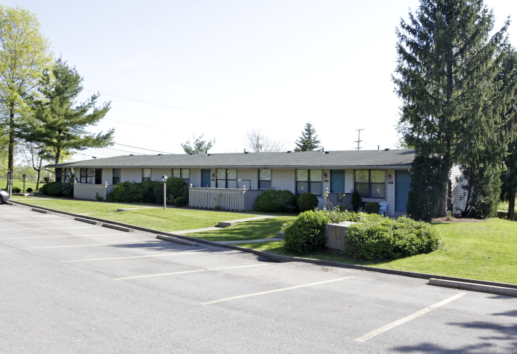 Red Deer Apartments in Coraopolis, PA - Building Photo