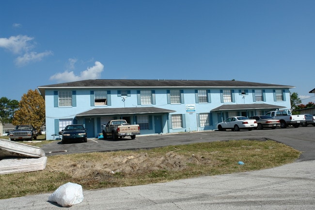 122 Caribbean St in Deltona, FL - Foto de edificio - Building Photo