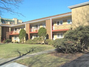 33 N Clifton Ave in Park Ridge, IL - Building Photo - Building Photo