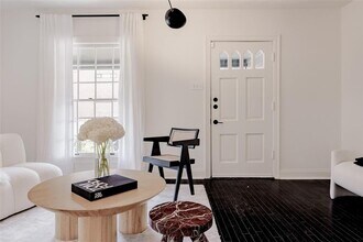 1404 Eva St in Austin, TX - Building Photo - Building Photo