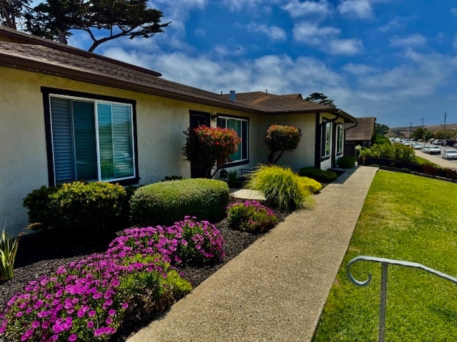 Lake View Terrace Apartments in Marina, CA - Foto de edificio - Building Photo