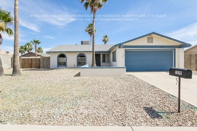 1319 W Topeka Dr in Phoenix, AZ - Foto de edificio - Building Photo