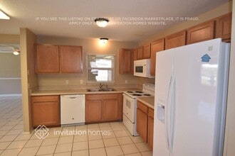 830 N Sunset Dr in Mount Dora, FL - Building Photo - Building Photo