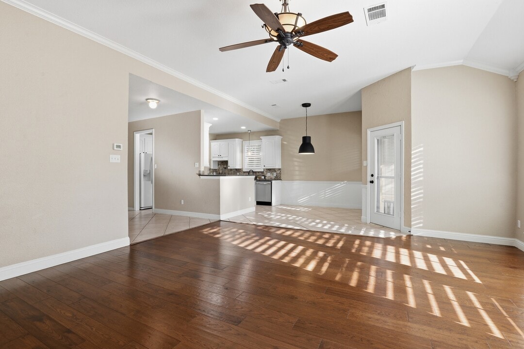 1101 Countryhill Dr in Keller, TX - Building Photo