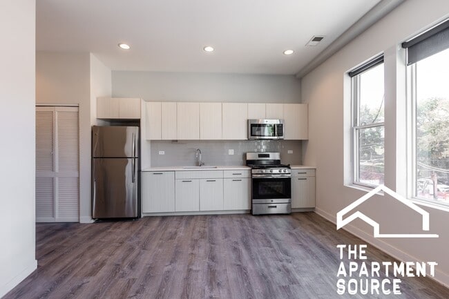 property at 2247 W Lawrence Ave