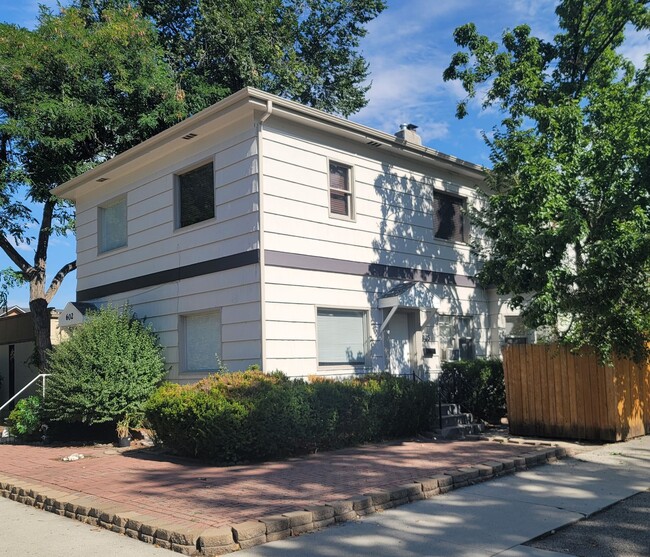 property at 809 N 6th St