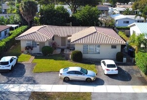 2120 NE 56th St, Unit "A" in Fort Lauderdale, FL - Building Photo