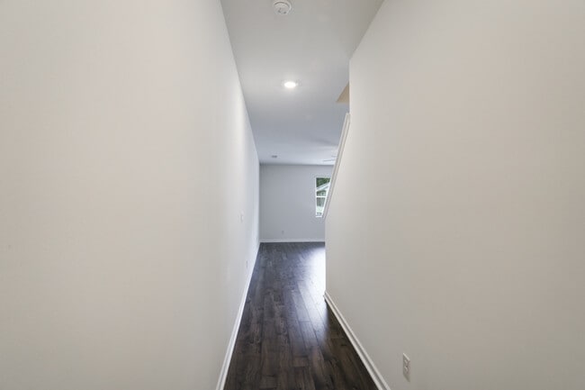 1050 King Iron Dr in Lawrenceville, GA - Building Photo - Building Photo