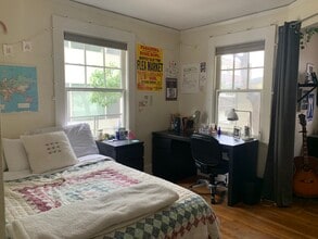 2542 Hillegass Ave in Berkeley, CA - Building Photo - Building Photo