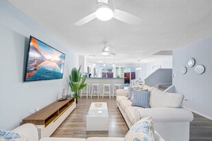 215 Cherie Down Ln in Cape Canaveral, FL - Building Photo