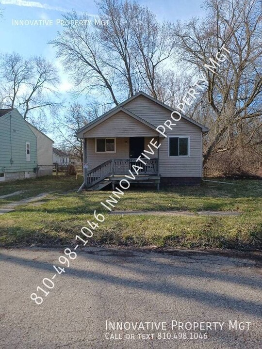 201 W Piper Ave in Flint, MI - Building Photo