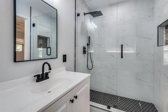 1919 Betsy Ln in Irving, TX - Building Photo - Building Photo