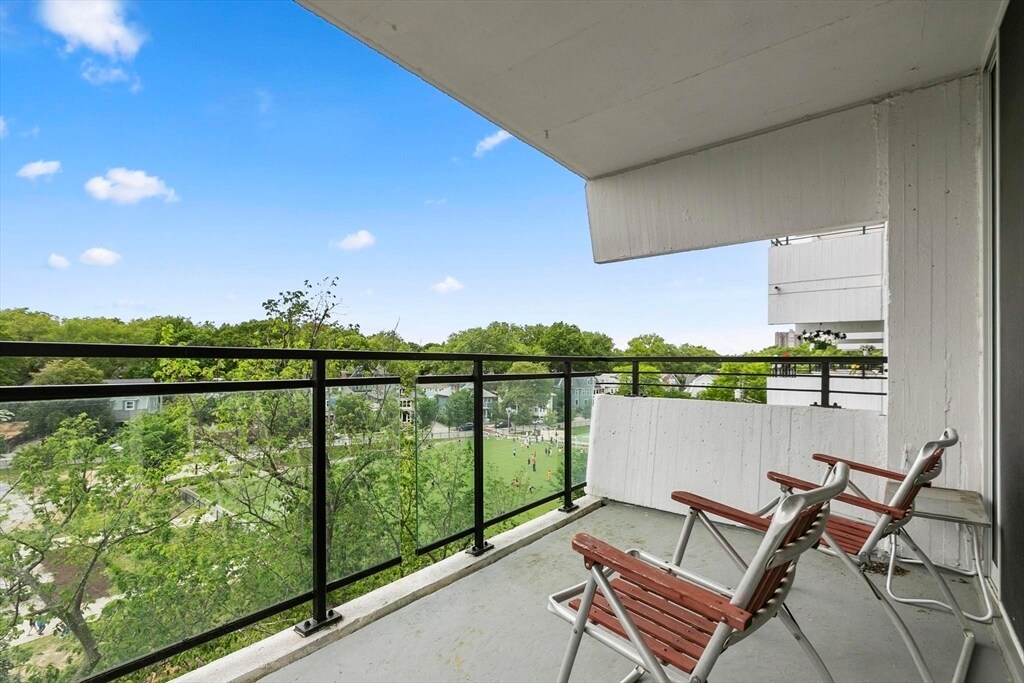 60 Babcock St, Unit 42 in Brookline, MA - Building Photo