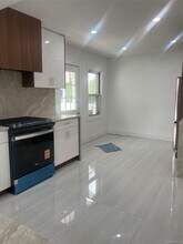 309 Franklin Ave in Hewlett, NY - Building Photo - Building Photo