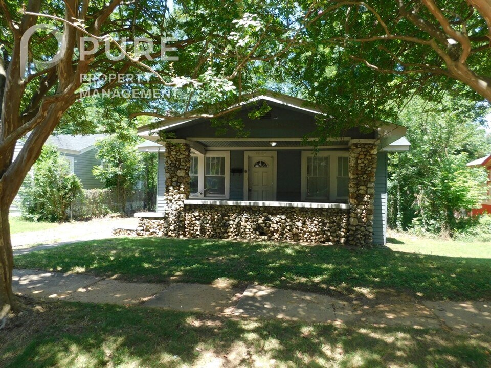 8020 4th Ave S in Birmingham, AL - Building Photo