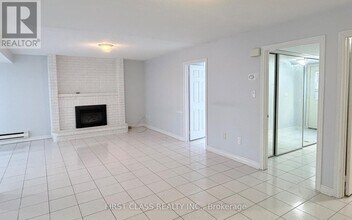 238 N Lake Rd in Richmond Hill, ON - Building Photo - Building Photo