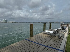 2250 Bay Dr in Miami Beach, FL - Building Photo - Building Photo