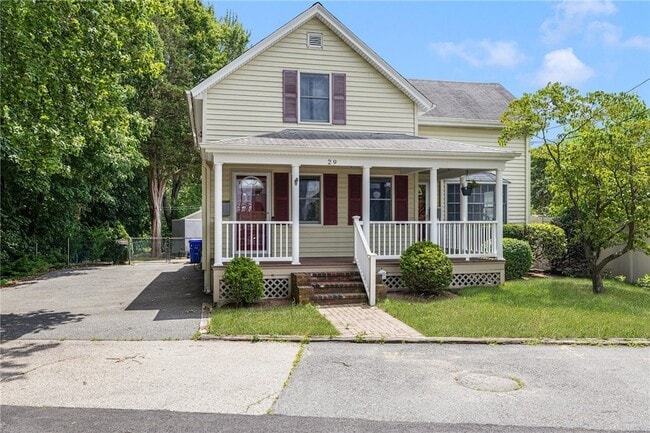29 Fenner Ave in East Providence, RI - Building Photo - Building Photo