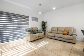 3012 Bird of Paradise Ln in Kissimmee, FL - Building Photo - Building Photo