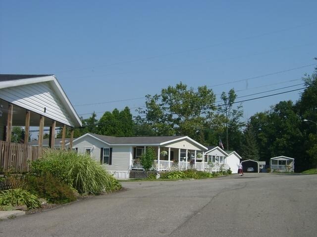 Waterfall Estates in Mansfield, OH - Foto de edificio - Building Photo