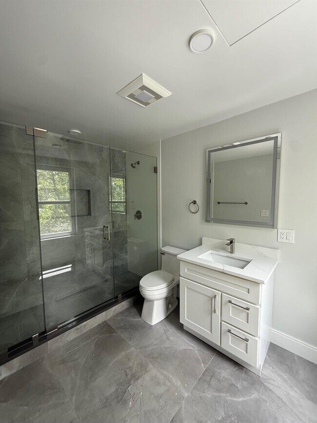 37 Gore St, Unit 2 in Cambridge, MA - Building Photo - Building Photo