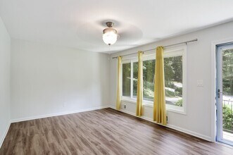 46 Cooper Lake Rd SW in Mableton, GA - Building Photo - Building Photo