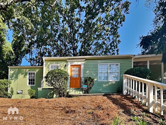 property at 1319 Campbellton Rd SW