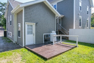 8 Booker St in Lisbon, ME - Building Photo - Building Photo