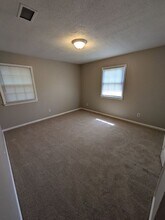 437 10th Ave Pl NE in Hickory, NC - Foto de edificio - Building Photo