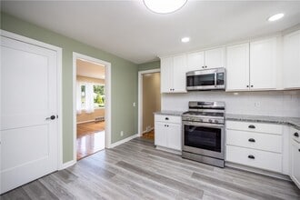 503 Pineview Dr in Webster, NY - Building Photo - Building Photo