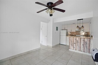 1600 S Le Jeune Rd in Miami, FL - Building Photo - Building Photo