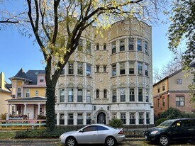 1527 W Pratt Blvd in Chicago, IL - Building Photo