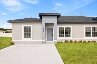 906 Fraser Dr in Poinciana, FL - Building Photo - Building Photo