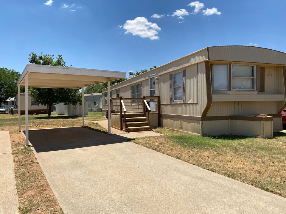 6801 19th St in Lubbock, TX - Building Photo