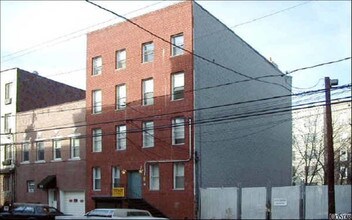 132 Jefferson St in Hoboken, NJ - Building Photo - Building Photo