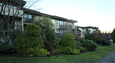 Artubus Place in Vancouver, BC - Building Photo - Building Photo
