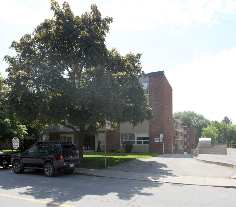 375 Merton St in Toronto, ON - Building Photo