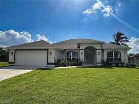 410 SE 1st Terrace in Cape Coral, FL - Building Photo