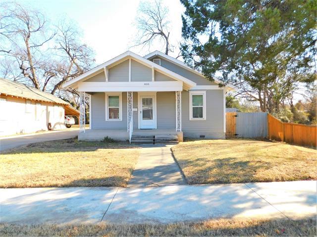 808 N Elm St in Denton, TX - Building Photo