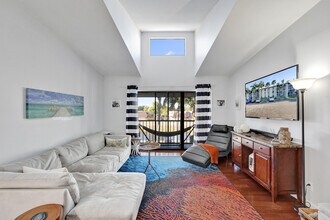 1008 Green Pine Blvd in West Palm Beach, FL - Building Photo - Building Photo