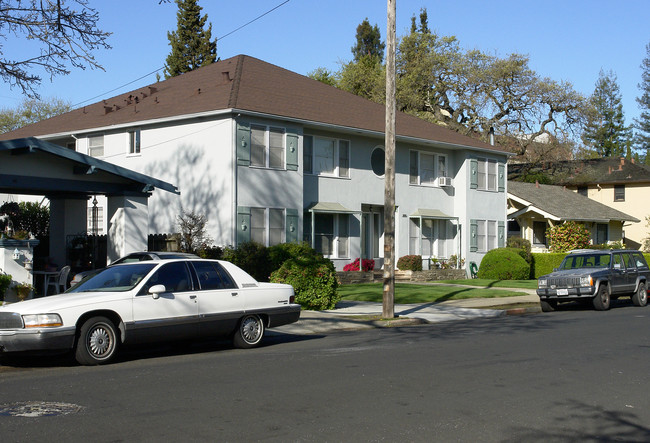 40 Clinton St in Redwood City, CA - Building Photo - Building Photo