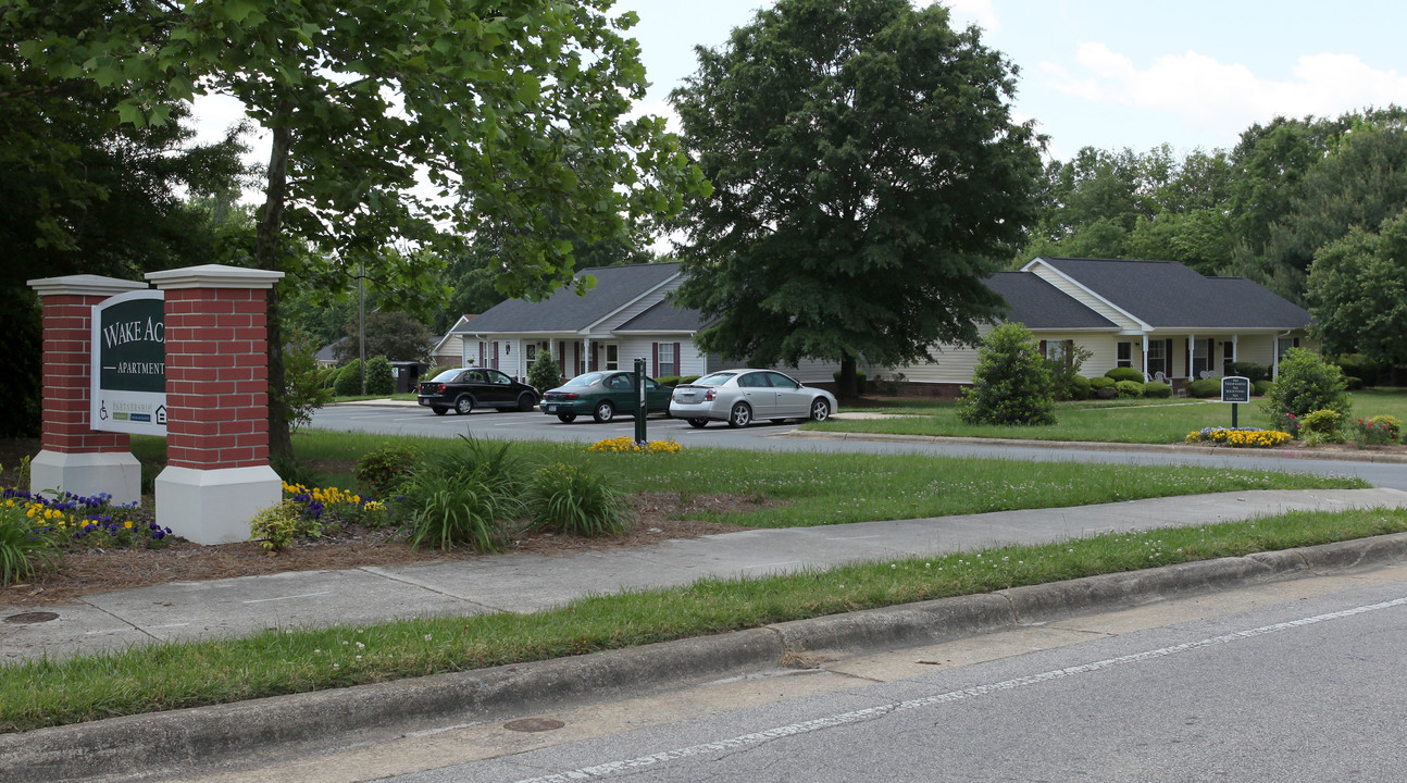 Wake Acres Apartments in Apex, NC - Building Photo