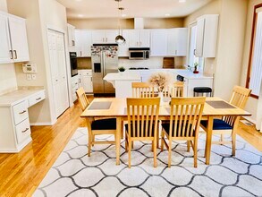18625 134th Pl NE in Woodinville, WA - Foto de edificio - Building Photo