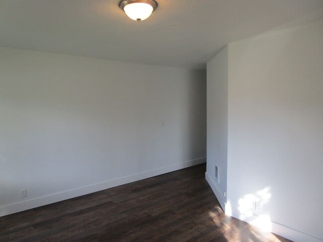 559 NE 2nd St-Unit -02 in Prineville, OR - Building Photo - Building Photo