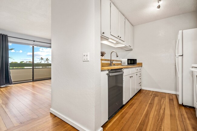 2180 W Vineyard St in Wailuku, HI - Foto de edificio - Building Photo