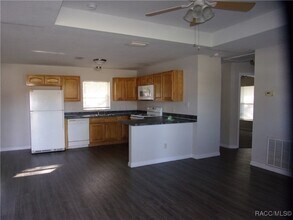 2807 Jefferson St W in Inverness, FL - Foto de edificio - Building Photo