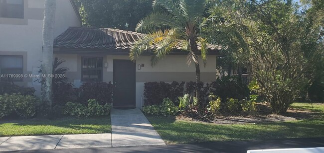 9950 Nob Hill Pl in Sunrise, FL - Building Photo - Building Photo