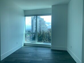 1501 Foster St in White Rock, BC - Building Photo - Building Photo