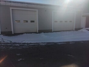 218 College Ave, Unit Auto Detail Shop in Waterville, ME - Building Photo - Building Photo